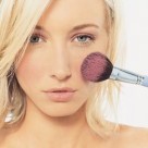 How to Apply Blush on Oval Faces